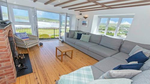 Croyde Casa | Stables Croyde | 4 Bedrooms/Sleeps 8 | Sea & Beach Views