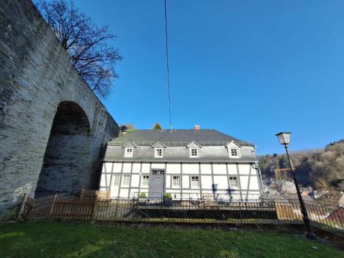 Monschau Apartamento | Stachelburg