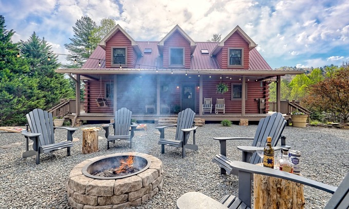 Bryson City Casa | Stacked Stone Retreat - Bryson City Luxury Log Home close to town