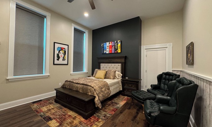 Babe Denny Casa | Stadium Stays #2 in downtown INDY. 5 minute walk to the Stadium. Free parking.