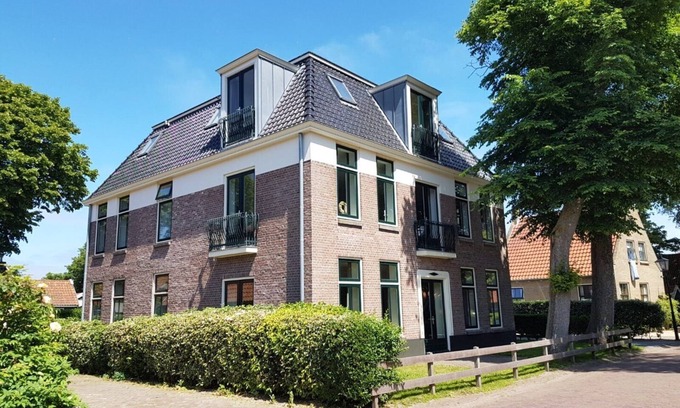 Nes Apartamento | Staetige Dames 1, a spacious apartment (ground floor) in the centre of Nes.