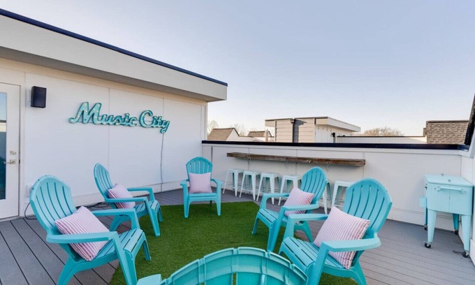Inglewood Casa | Stage-Side Stay Near Opry Rooftop 8 Guests!