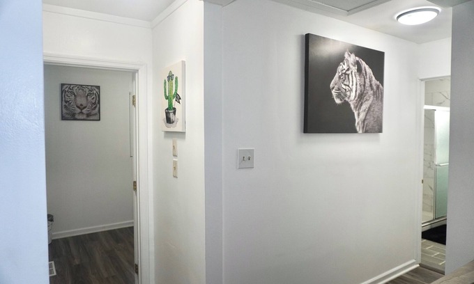Athens Casa | Stainless Steel Retreat in Downtown Athens