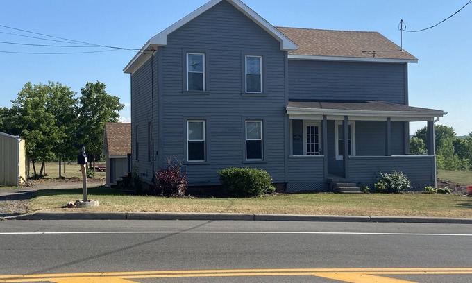 Baldwinsville Casa | Stallion Apt On Truck Farm