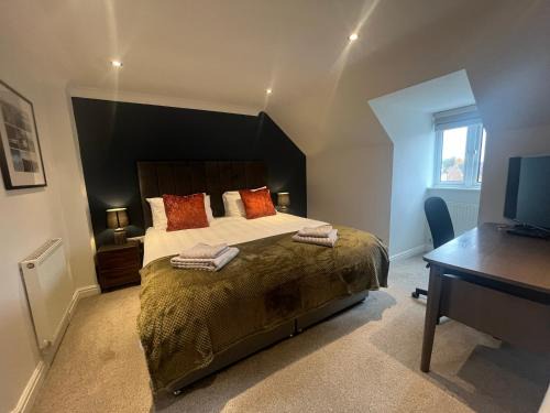 Stamford Casa | Stamford House - Superb Short Stays and Contractors with Free Parking