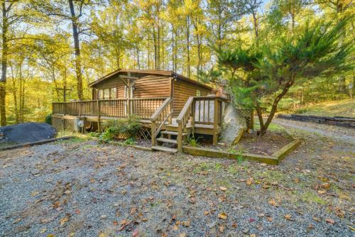 Hood Casa | Stanardsville Cabin Rental about 24 Mi to Shenandoah!