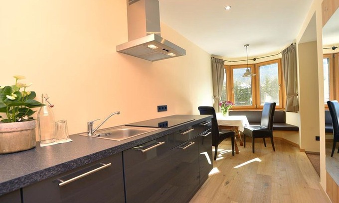 Seefeld Pedestrian Zone Hotel | Standard Double Room - Hotel Karwendelhof