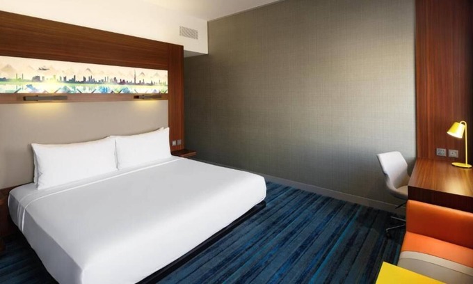 Dubai World Central Casa | Standard Room Near Makhtoom Airport By Luxury Bookings