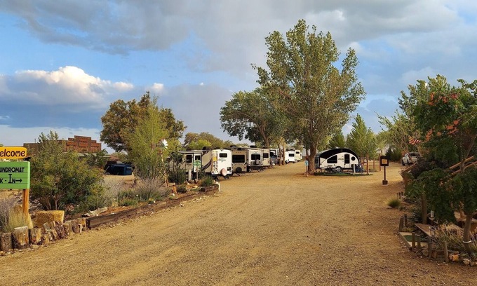Escalante Casa | Standard RV Site (up to 28'), Pull Through, Full Hookup (30/50 amp)