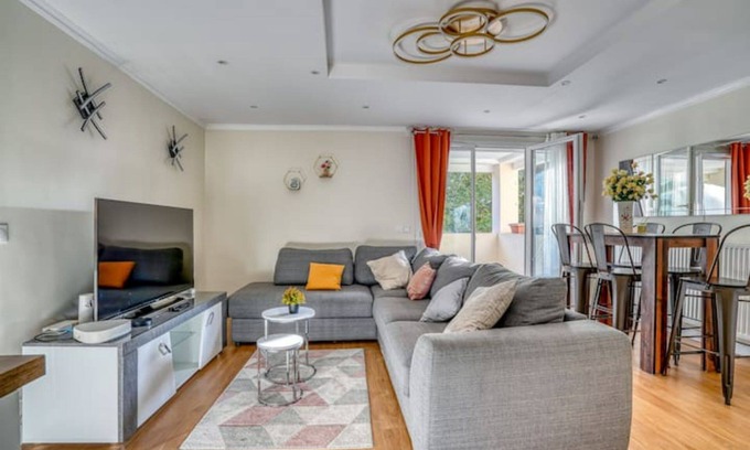 Epinay-sur-Seine Apartamento | Standing-5 Bedrooms -free Parking -10mn From Paris