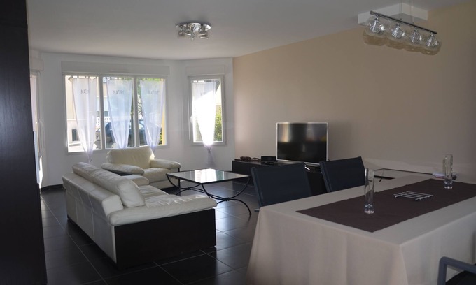 Esbly Villa | VILLA DE PIE 140 M2 A 5 MIN DE DISNEYLAND PARIS