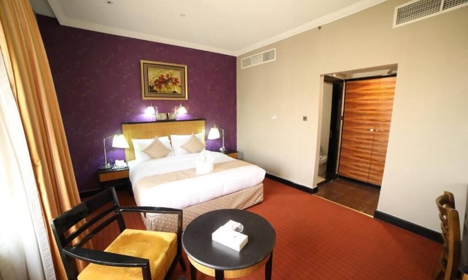 Al Sharq Apartamento | Standrad King Room Near Sharjah Corniche