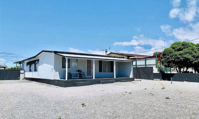 Dalrymple Casa | Stansbury's Retreat: Offers Pet-Friendly Fun with Golf Course View
