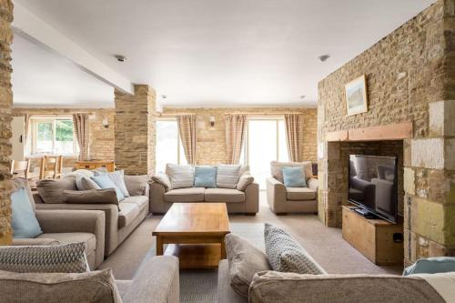 Condicote Casa | Stanton House, 6 bedroom, 5 bath