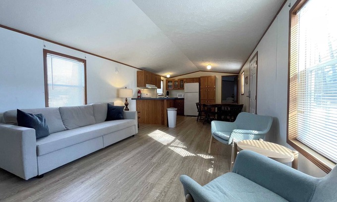 Indian River Casa | Star Gate Mobile Home 16 Indian River, MI