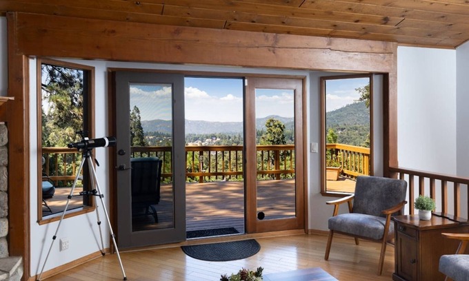 Crestline Casa | Star Gaze | Majestic Views | Fun
