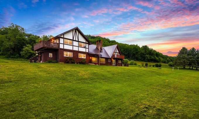 Fountain City Condominio | Star Hawk Springs Chateaux - Large 6 Bdrm Retreat