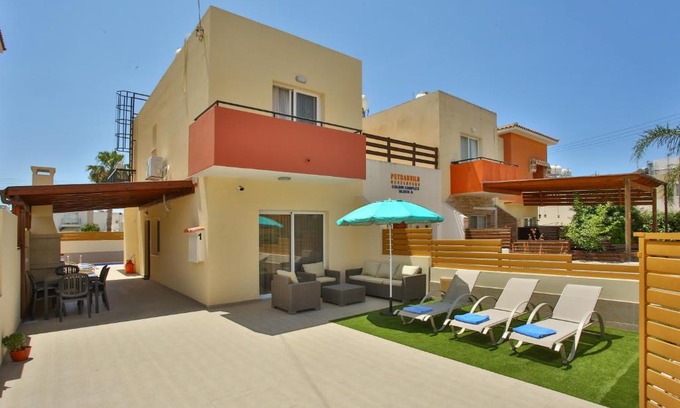 Universal Villa | Star House