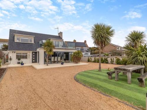 Holland-On-Sea Casa | Star of the Sea - Beach House