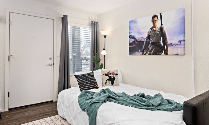 Prairie Village Apartamento | ★✪Star Wars✪KING BD✪No Stairs!✪Fast Wifi✪Dedicated Covered Parking✪★
