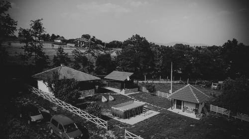Gornji Milanovac Casa | Stara kuća i brvnara