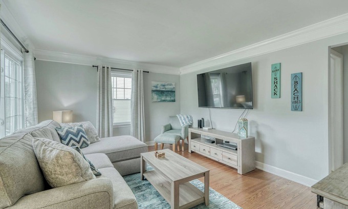 Charlotte Casa | Starfish House, Charlotte Beach, Rochester, NY
