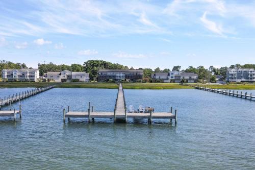 Chincoteague Casa | Starfish on the Channel - New waterfront townhome with golf cart!