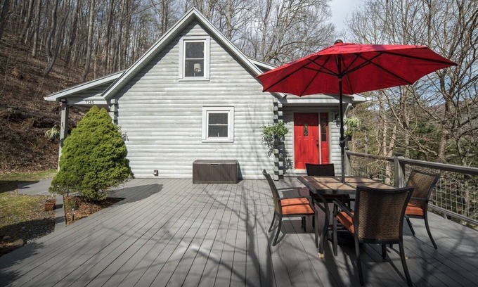 Boone Cabina | Stargazer Cabin-Where the mountains meet the sky!