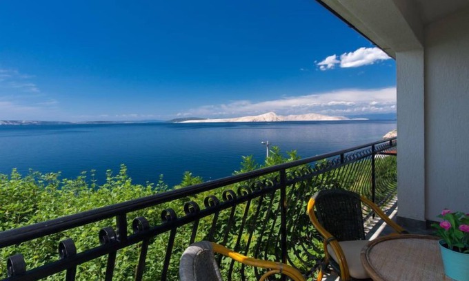 Senj Apartamento | Starigrad by Interhome