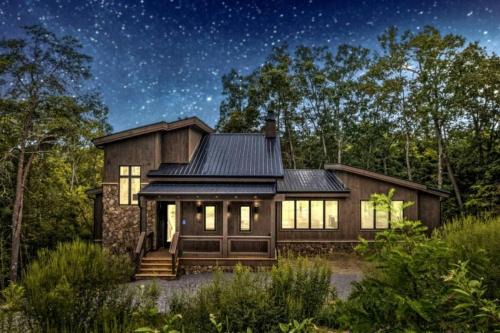Sevierville Casa | Starlight Ridge - Luxury Indoor Pool with Theatre