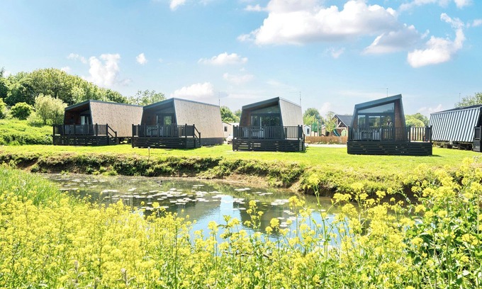 Great Billing Cabaña | STARLIGHT SKYLIGHT - BILLING AQUADROME in Billing Aquadrome Holiday Park