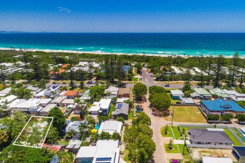 Byron Bay Casa | Starr Cottage - Quaint Cottage with a stunning pool - Close to everything Byron!