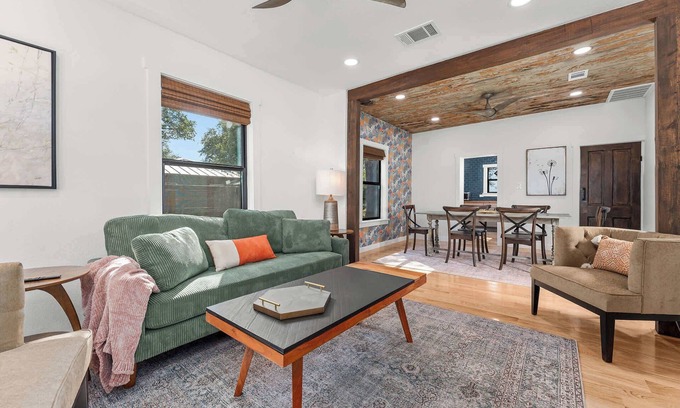Stonewall Casa | Starry Night Cottage 1