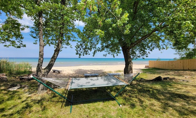 Northeastern Michigan Cabaña | Starry Nights - Cozy Cottage on beautiful Lake Huron in Oscoda, MI