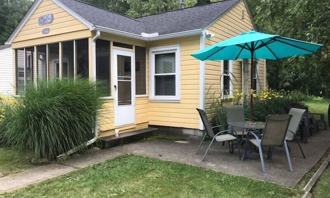 Geneva-on-the-Lake Cabaña | Starshine Cottage -Ginebra en el Lake- recientemente renovado y listo para Alquilar