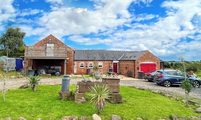 Trimdon Station Casa | Starshinezzz 4 Bed Farmhouse in County Durham
