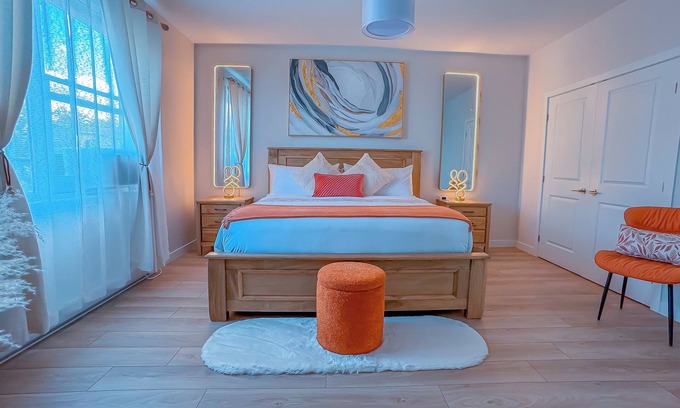 Elmsdale Casa | Starz at Night - luxurious suite near halifax airport