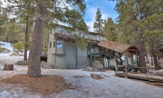Tahoe Village Cabaña | Stateline Ski House: Walk to Boulder Lift!