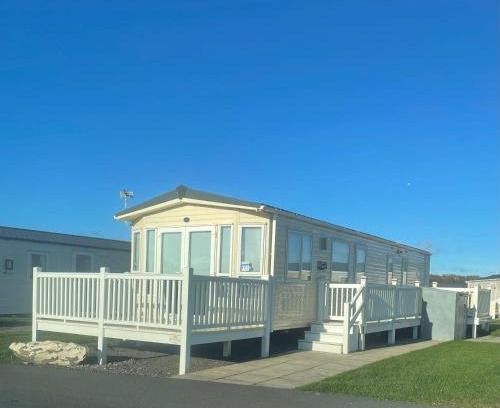 Saltcoats Otro | Static Caravan Saltcoats Ayrshire Scotland 3 bedroom balcony