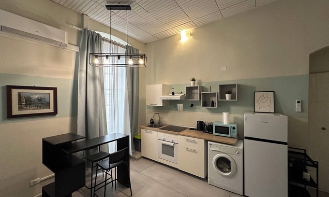 La Spezia Historic Centre Apartamento | Station Apartment East