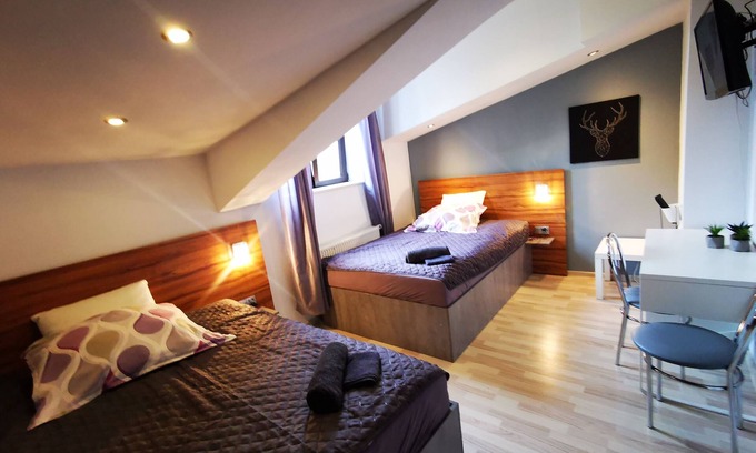 Warszawskie Hotel | Station Apartments Kątowa 11 Krakow
