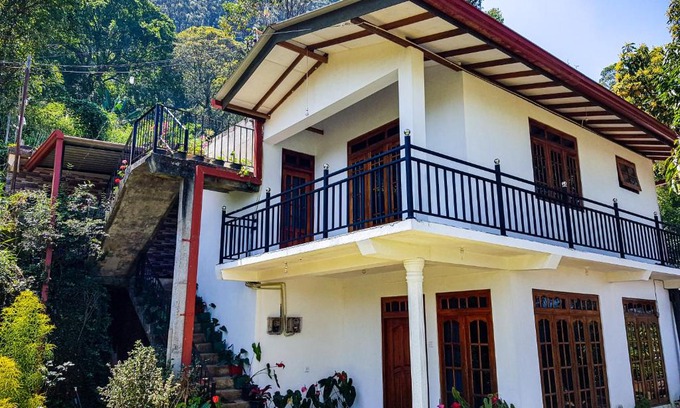 Diyathalawa Casa | Station hill holiday home
