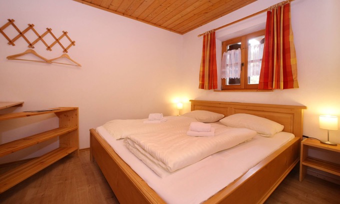 Hochkrimml Apartamento | Staudi's ski hut Top10 vacation apartment right on the slopes