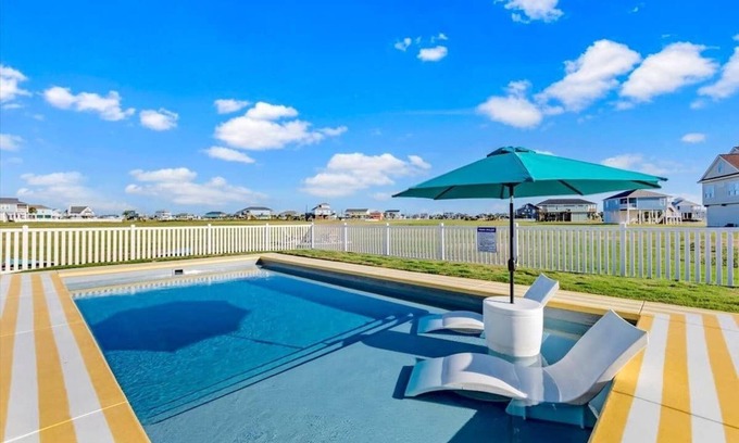 Indian Beach Casa | Stay 2 get 3rd nt free THIS WEEKEND! Msg Host-Heated Pool, Game Room, Sleeps 20