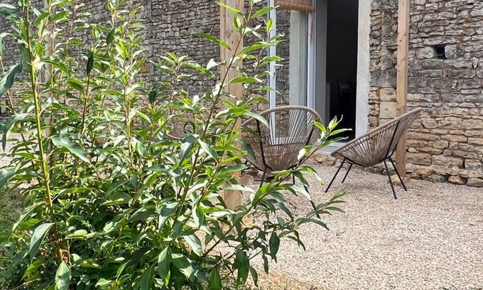 Savigne Cabaña | Stay among the vines at Gite Vigne, in an 18th century farmhouse