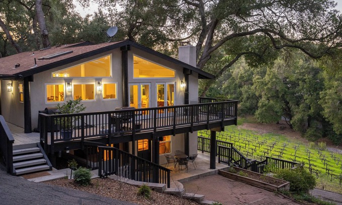 Paso Robles Casa | Hospédese en una propiedad de viñedos en la casa del árbol en el corazón de Westside Wine Country