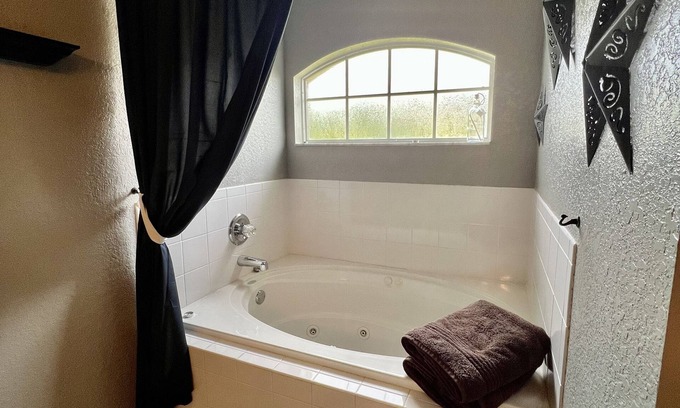 Lakeland Casa | Stay at Home, not a hotel.