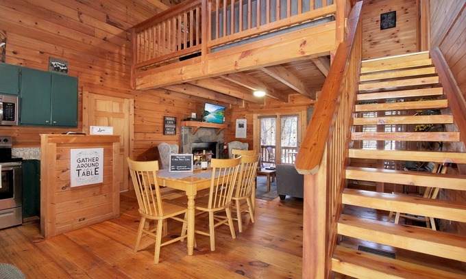 Pine Mountain Valley Cabina | The Bear Cabin- Center