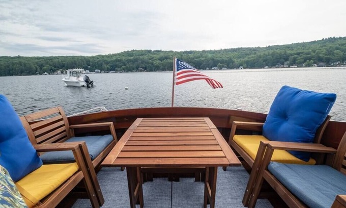 Alton Bay Alquiler De Eote | Stay at The Oasis on Alton Bay!