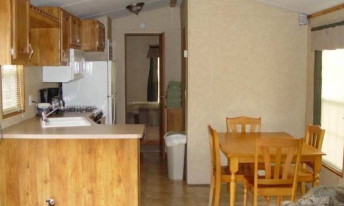 Neillsville Apartamento | Stay at this quaint home perfect for the traveling outdoors enthusiasts not far from Lake Arbutus.